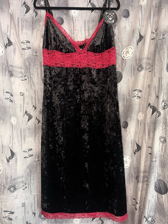 Sourpuss Dresses & Skirts - NWT SOURPUSS SLIP AWAY DRESS VELVET RED LACE MIDI  SZ XXL